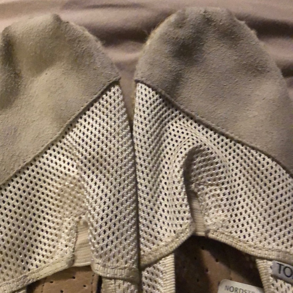 Toms